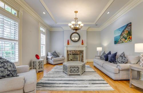 Buford Casa | Buford Mansion with Pool about 14 Mi to Lake Lanier