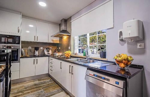 Fornos Villa | Buganvilias del Meco Guest House