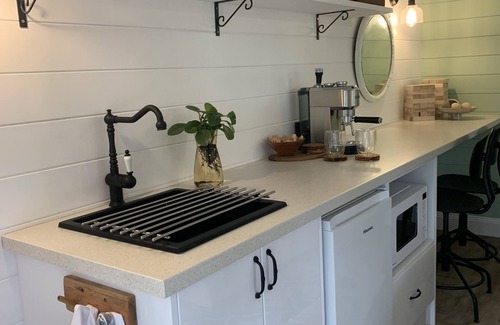 Bundanoon Casa | Bundanoon Garden Retreat, Stay at the bottom of the garden in Bundanoon.