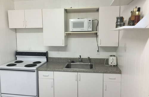 Port Richey Casa | Bungalow al otro lado de la calle del río Pithlachascotee