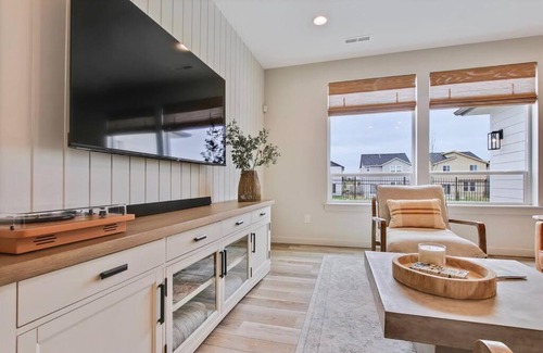 Meridian Casa | Bungalow at Meridian - 4 Bedroom Home - Park Setting