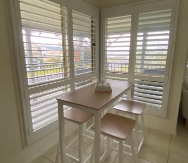 Shoalhaven Heads Casa | Bungalow by the River