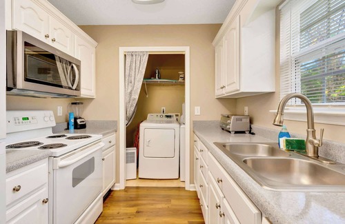 Chattanooga Cabina | Bungalow Charmer with private Hot Tub!