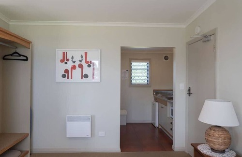 Pitone Casa | Bungalow Coastal Retreat with Sea Views