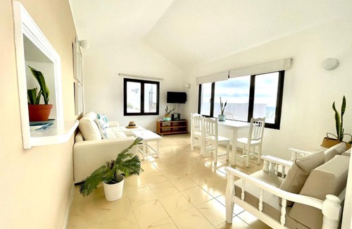 Charco del Palo Apartamento | Bungalow FreeWifi, facing the ocean, nearby beach, Charco del Palo