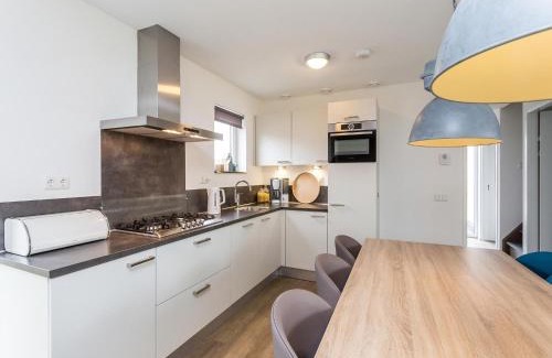 Roggel Villa | Bungalow in Limburg with Gourmet Kitchen