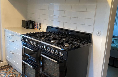 Traar Casa | Bungalow on the lake with private jetty, whirlpool & fireplace