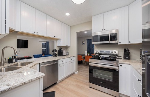 Galloway Casa | Bungalow-Pet Friendly-King Bed-Fenced-Table Tennis