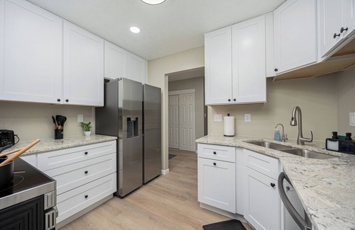 Galloway Casa | Bungalow-Pet Friendly-King Bed-Fenced-Table Tennis