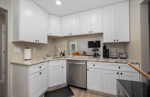 Galloway Casa | Bungalow-Pet Friendly-King Bed-Fenced-Table Tennis