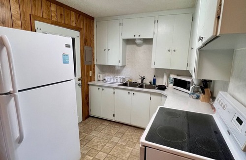 Seeley Lake Casa | Retiro familiar en un hermoso entorno boscoso con acceso al lago