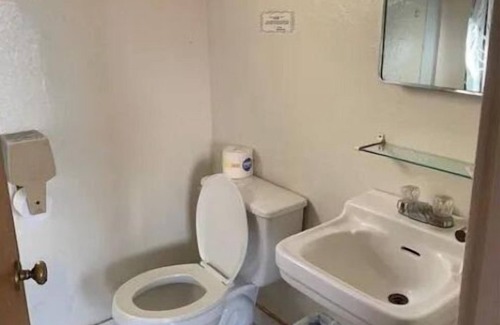 Yuma Casa | Bungalow that's Located within Walking Distance of Martinez Lake!