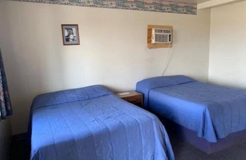 Yuma Casa | Bungalow that's Located within Walking Distance of Martinez Lake!