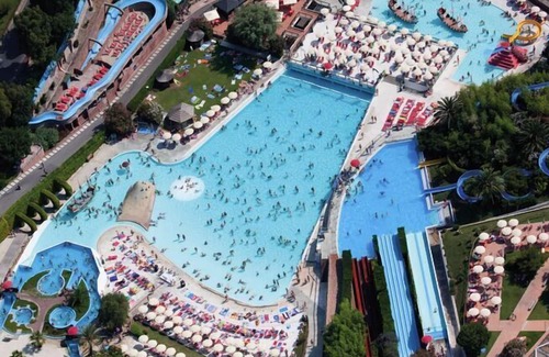 Ceriale Casa | Bungalow con entrada al parque acuático en Villaggio Il Paese di Ciribi, Ceriale