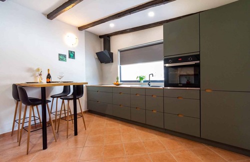 Muntic Casa | Casa vacacional con piscina y jardín