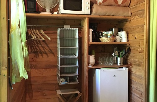 Petreto-Bicchisano Casa | Bungalows rodeados de naturaleza, piscina natural y jardín orgánico.