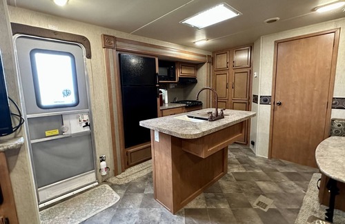 Brooklyn Alquiler De RV | Bunkhouse Camper