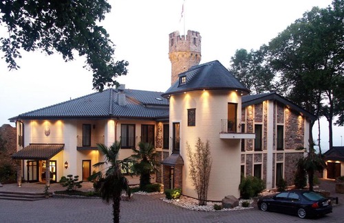 Johannisberg Hotel | Burg & Gästehaus by Schwarzenstein