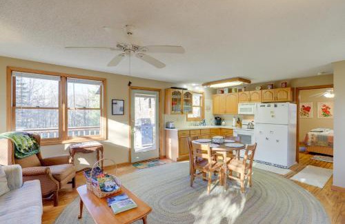 Burnsville Casa | Burnsville Cabin with Deck and Trails - Dog Friendly!