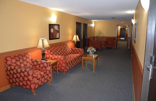 Burnsville Hotel | Burnsville Inn & Suites