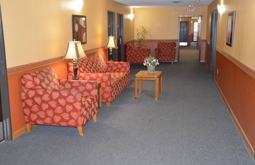 Burnsville Hotel | Burnsville Inn & Suites