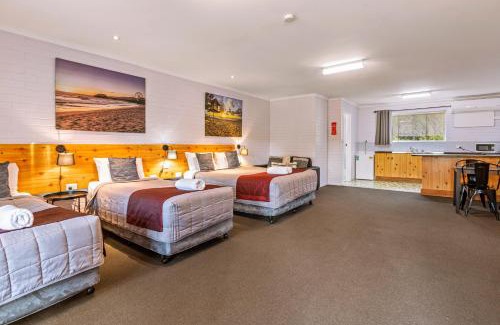 Lake Albert Hotel | Burringa Garden Motel