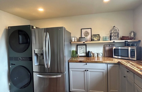 Downtown Boise Cabaña | Burrow on 24th - Hot Tub 1BR/1BA