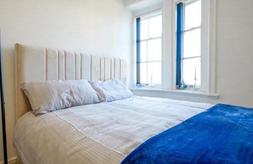 Bury Apartamento | Bury 2 Bedroom 1 Bathroom in Town Center Sleeps 4
