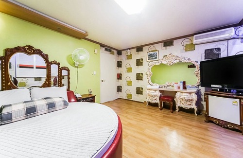 Saha Hotel | Busan Janglim Blue Moon Hotel