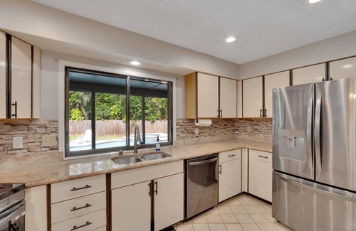 Temple Crest Casa | Busch Gardens Getaway: 3 King Beds, Pool, Hot Tub, Mini Golf & More!