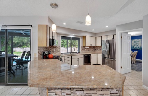 Temple Crest Casa | Busch Gardens Getaway: 3 King Beds, Pool, Hot Tub, Mini Golf & More!