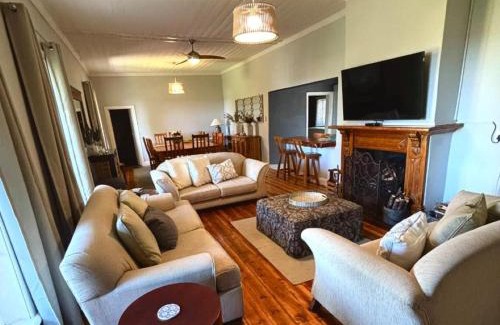 Umtshezi Casa | Bush Creek Guest House