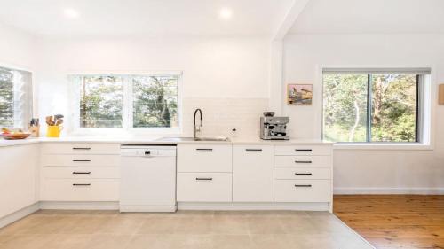 Macmasters Beach Casa | Bush Setting With Easy Walk To Beach
