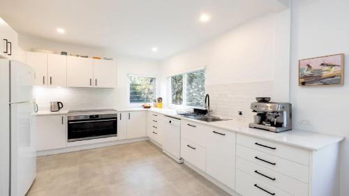 Macmasters Beach Casa | Bush Setting With Easy Walk To Beach