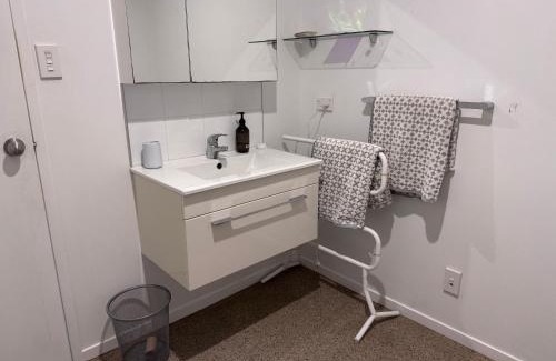 Tawharanui Cama Y Desayuno | Bushy Retreat