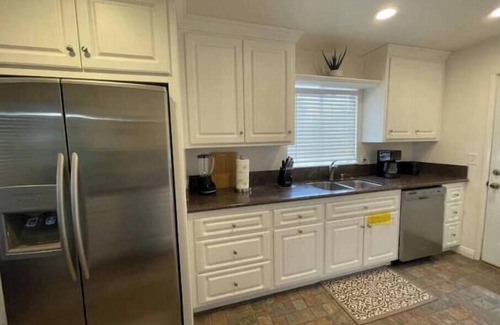 Riverside Casa | Business Class / Family Vacation / Large back yard