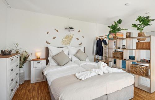 Brugg Apartamento | Business I Family Apartment I 1-4 Personen - Aare Blick, nahe Altstadt I Beamer - 99" Leinwand I Terrassen Lounge und Parkplatz