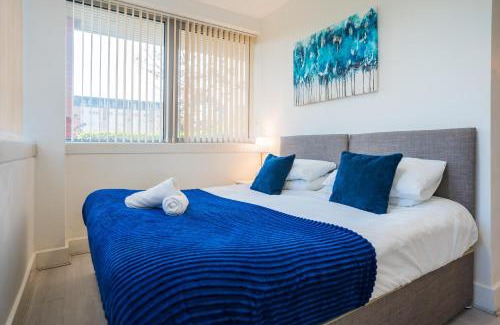 Central Milton Keynes Apartamento | Business or leisure-Ready Two-Bedroom Apartment - 7 Mins from Station, Free Wi-Fi, Great for Relocation Stays By AV Hughes Properties