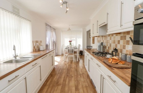 Tunstall Cabaña | BUTTERFLY LODGE, pet friendly in Catterick, North Yorkshire