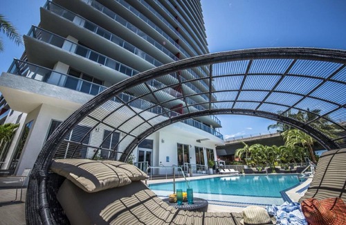 Hallandale Beach Apartamento | BW Luxury Suites