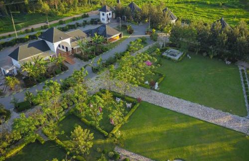 Western Region Hotel | Bwizi Resort and Gardens