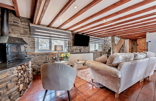 Port Talbot Casa | Bwlch Farm Barn - Dos Habitaciones Casa, Capacidad 4