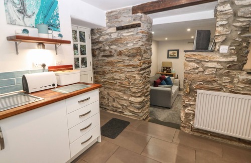 Caerdeon Cabaña | BWTHYN CAERDEON, romantic, character holiday cottage in Barmouth