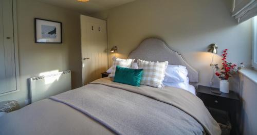 Edern Casa | Bwthyn Gwyn