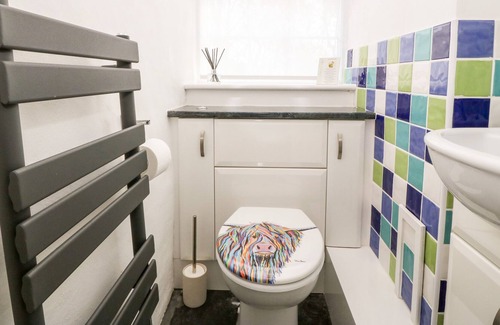 Llanfair Casa | BWTHYN NAIN, pet friendly, character holiday cottage in Harlech