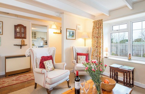 Llanrhian Cabaña | Bwthyn-To-Maen, Holiday Cottage Trefin, Sleeps 4, 2 bedrooms, bathrooms