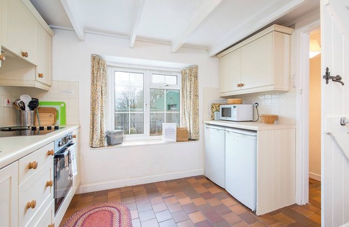 Llanrhian Cabaña | Bwthyn-To-Maen, Holiday Cottage Trefin, Sleeps 4, 2 bedrooms, bathrooms