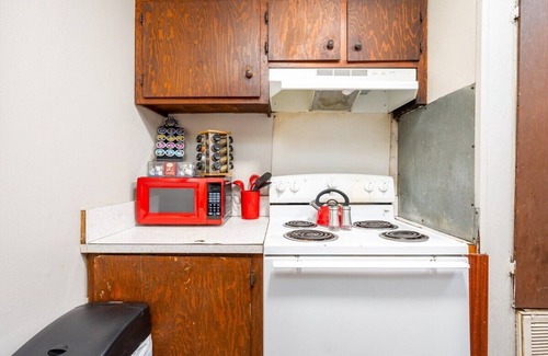 Pineville Apartamento | By Hospitals 🏥 | PetsOK 🐈 | 55" 4KTV | King 🛏