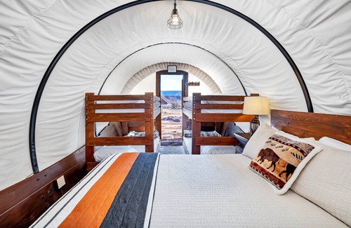 Virgin Cabina | By the Pond Wagon with 1Q, 2BB and outdoor kitchen #23