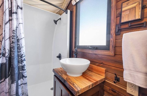 Virgin Cabina | By the Pond Wagon with 1Q, 2BB and outdoor kitchen #23